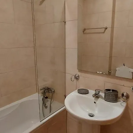 Piscina 5 Minutos דירה *
